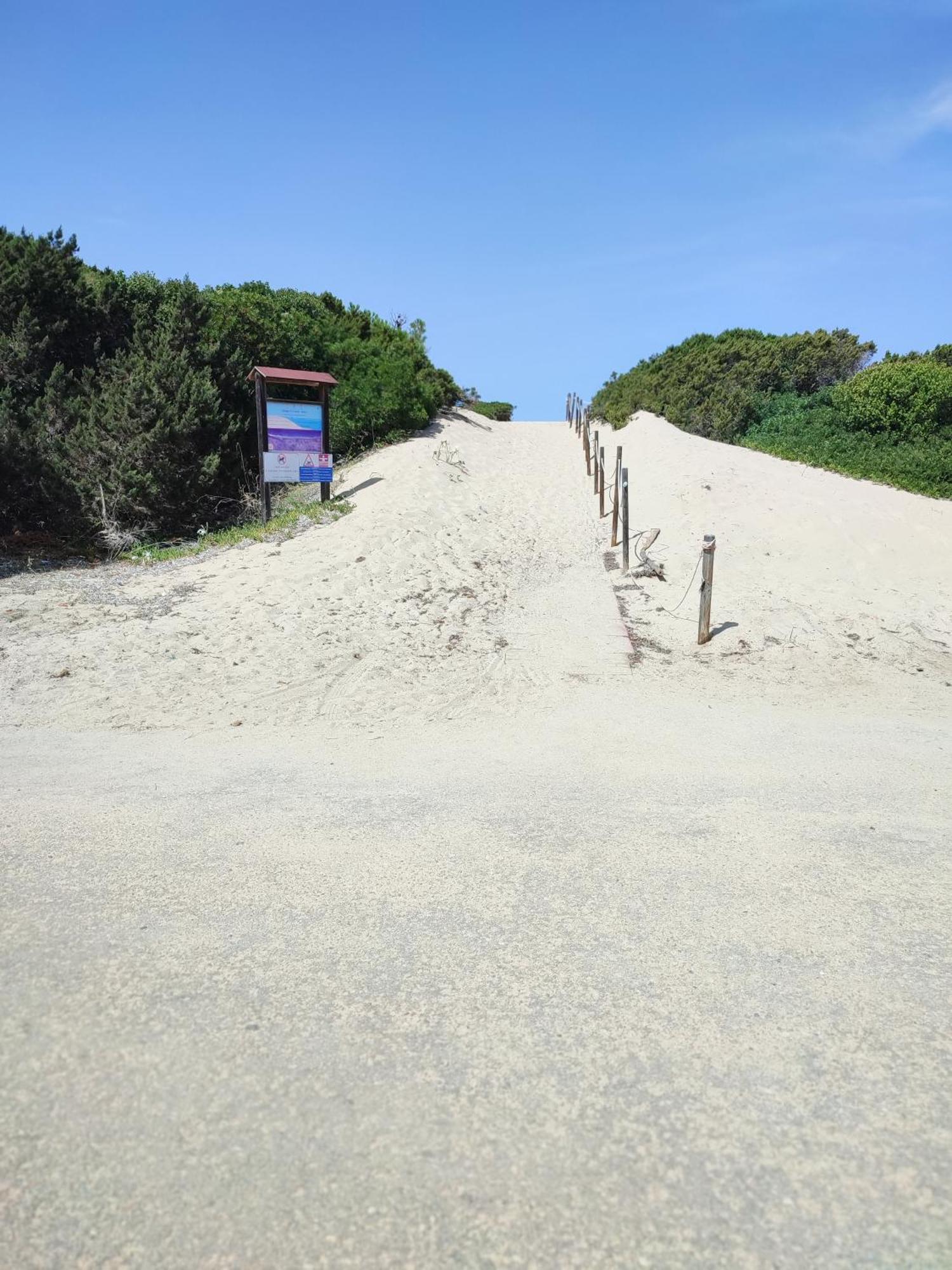 La Casa Sulle Dune Badesi Eksteriør bilde